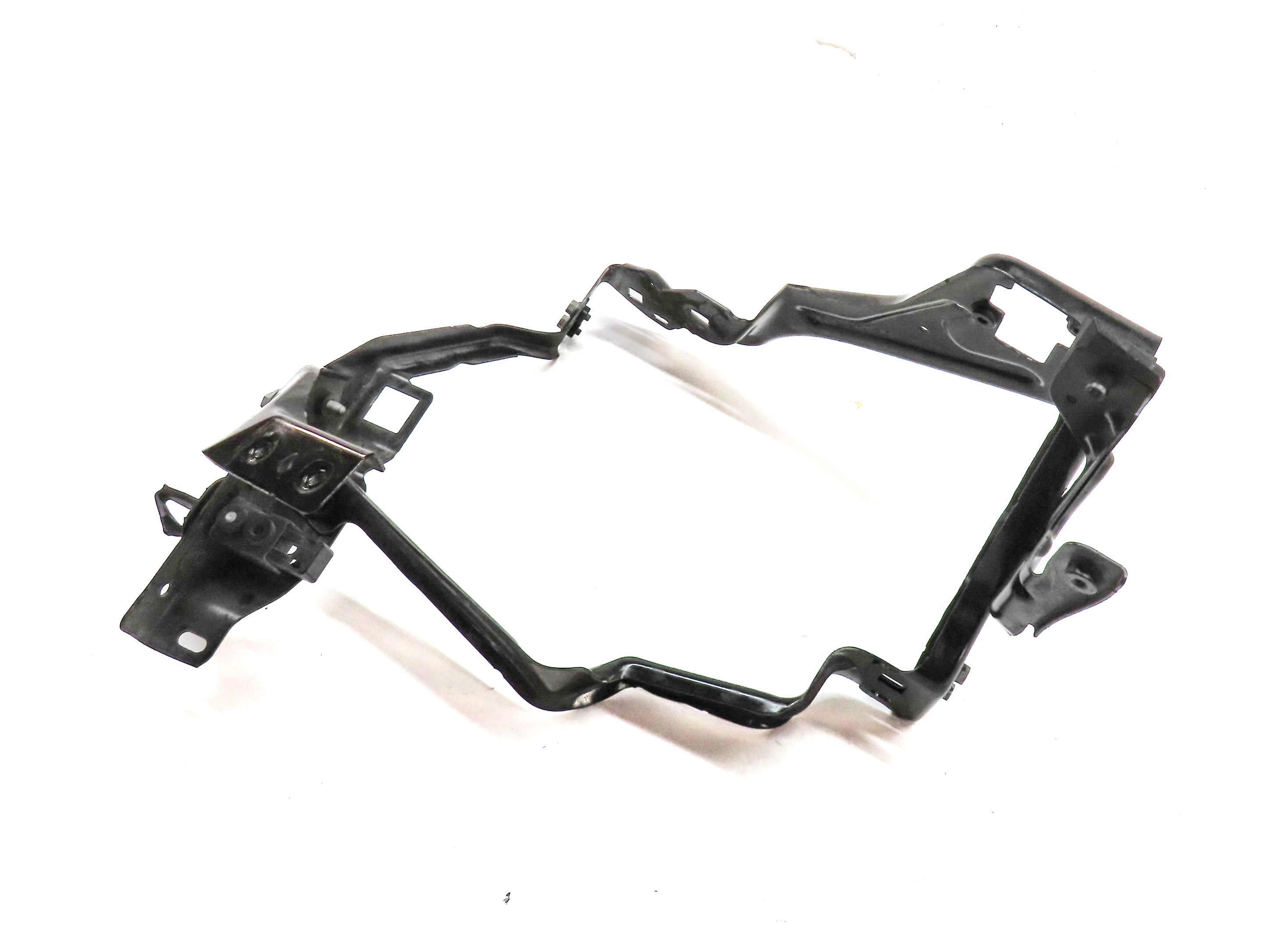 2013 MERCEDES C250 (W204) FRONT RIGHT PASSENGER HEADLIGHT LAMP MOUNT BRACKET — exact item pictured